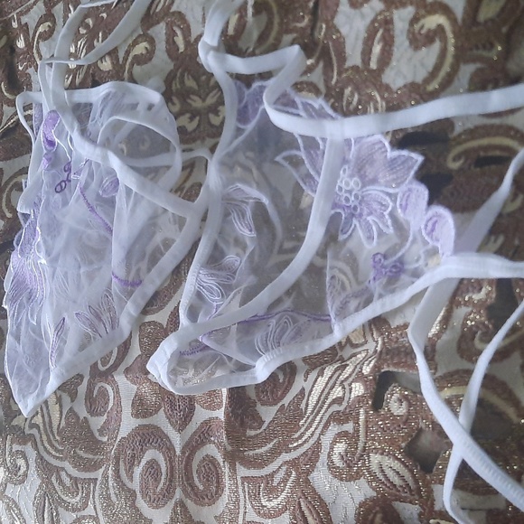 Transparent set lingery with flowers pattern - Picture 4 of 4